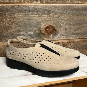 Clarks Artisan Perforated Flat Slip on Shoes Size 8